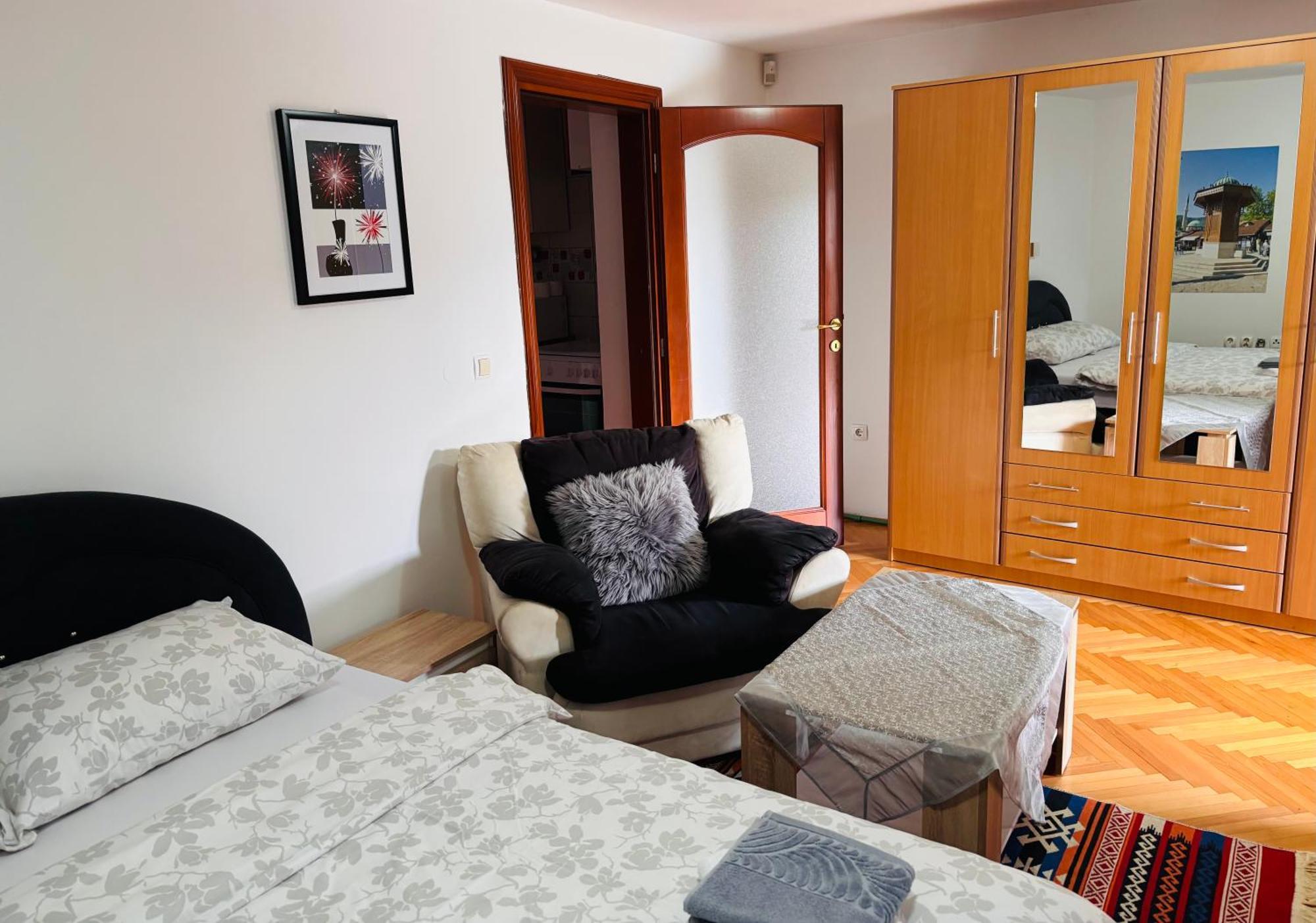 Apartments Kira Sarajevo Esterno foto